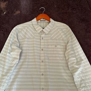 Toad&Co Long sleeved lightweight casual shirt